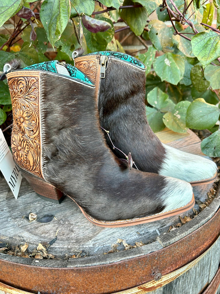 Laramie Plains Cowhide Booties